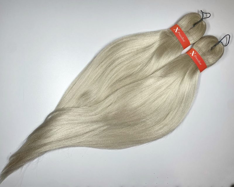 anekalon-vlasy-na-zapletnie-vrkoče-s-kanekalonom-rovny-japonsky-platinovy