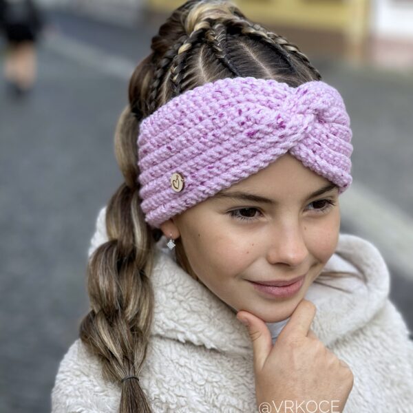 Háčkovaná čelenka baby pink