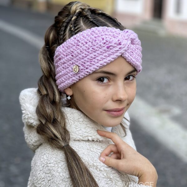 Háčkovaná čelenka baby pink - Image 2
